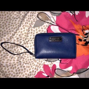 Marc Jacobs New Q Wingman Small Leather Wristlet